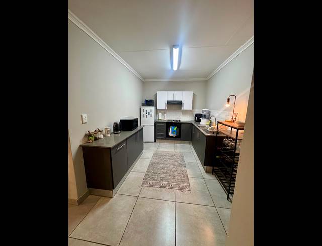 2 BEDROOM APARTMENT FOR SALE IN BRENTWOOD